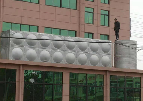 水箱 